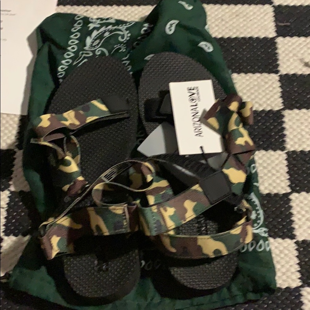 Trekky Fun Sandal Camo size 40 fits like a size 8